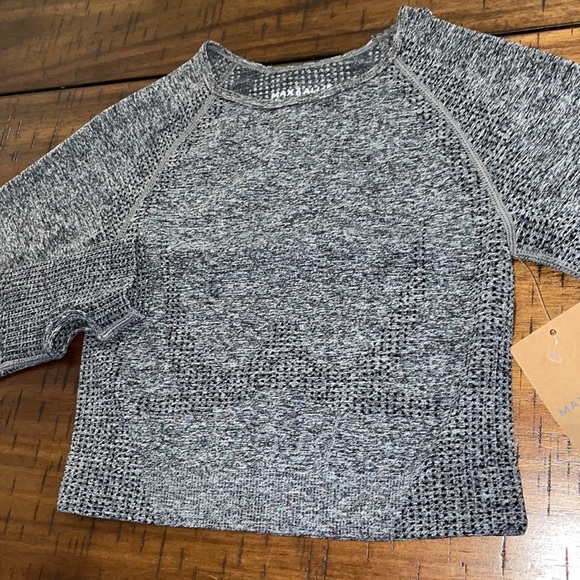 NWT Max & Allie Seamless Long Sleeve Charcoal Crop Top - Picture 13 of 13